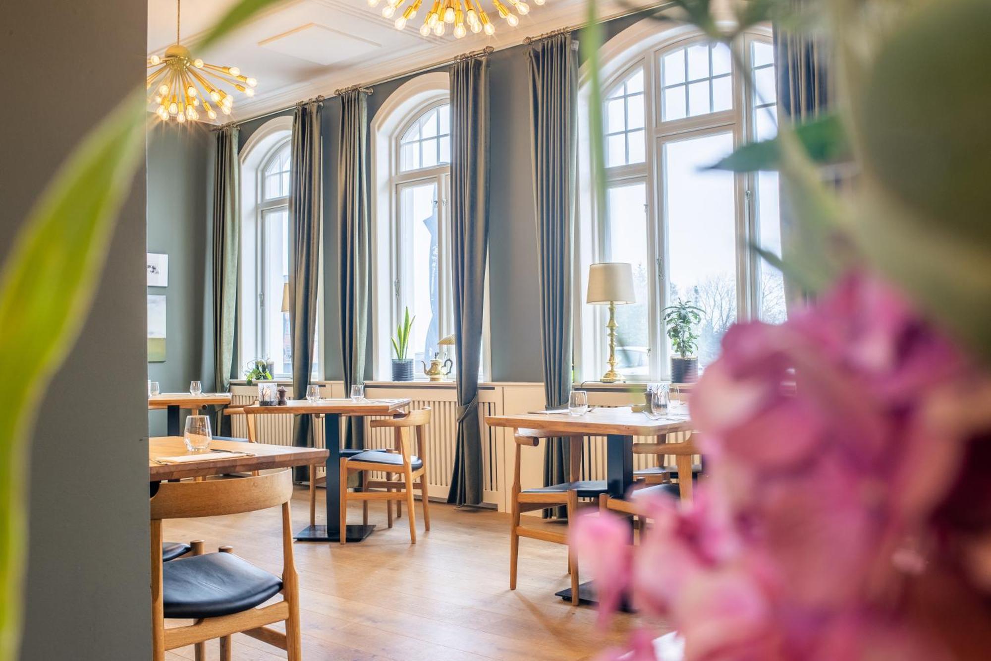 Hostrups Hotel Тённер Экстерьер фото